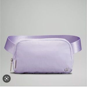 Lululemon everywhere belt bag - lavender fog
